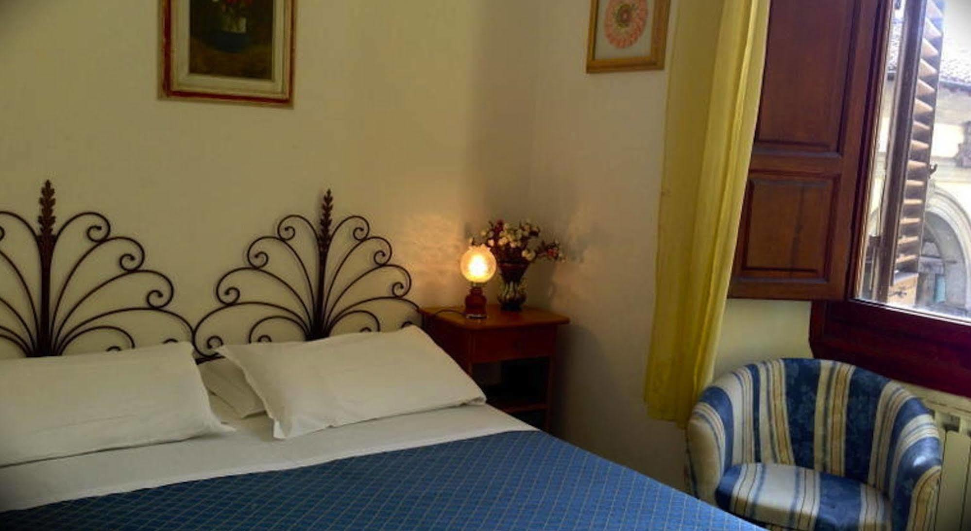 Hostel Veronique Florence Ngoại thất bức ảnh